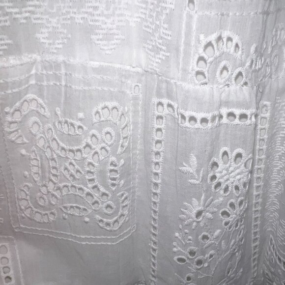 Forever New Curve White Zadie Flutter Sleeve Midi Dress in Size 18 - Picture 6 of 17